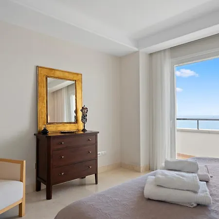 Front Line Luxury In Heaven Apartment